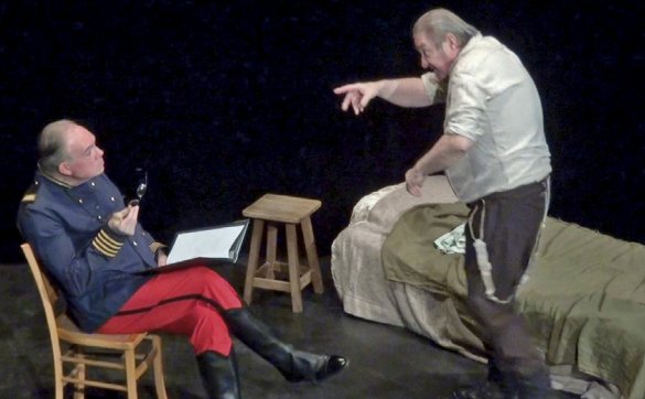 Le collier rouge adapté de J-Christophe Rufin